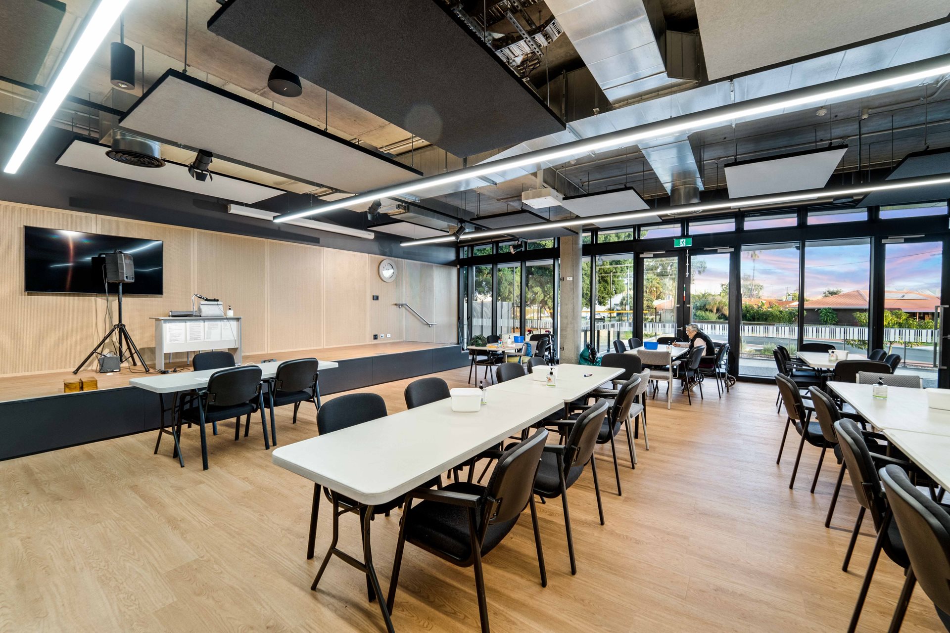 A meeting room with chairs