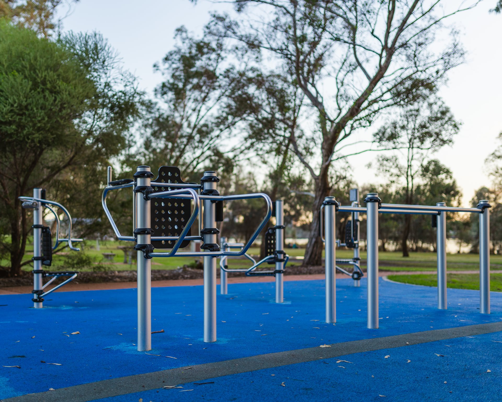 Outdoor exercise equipment