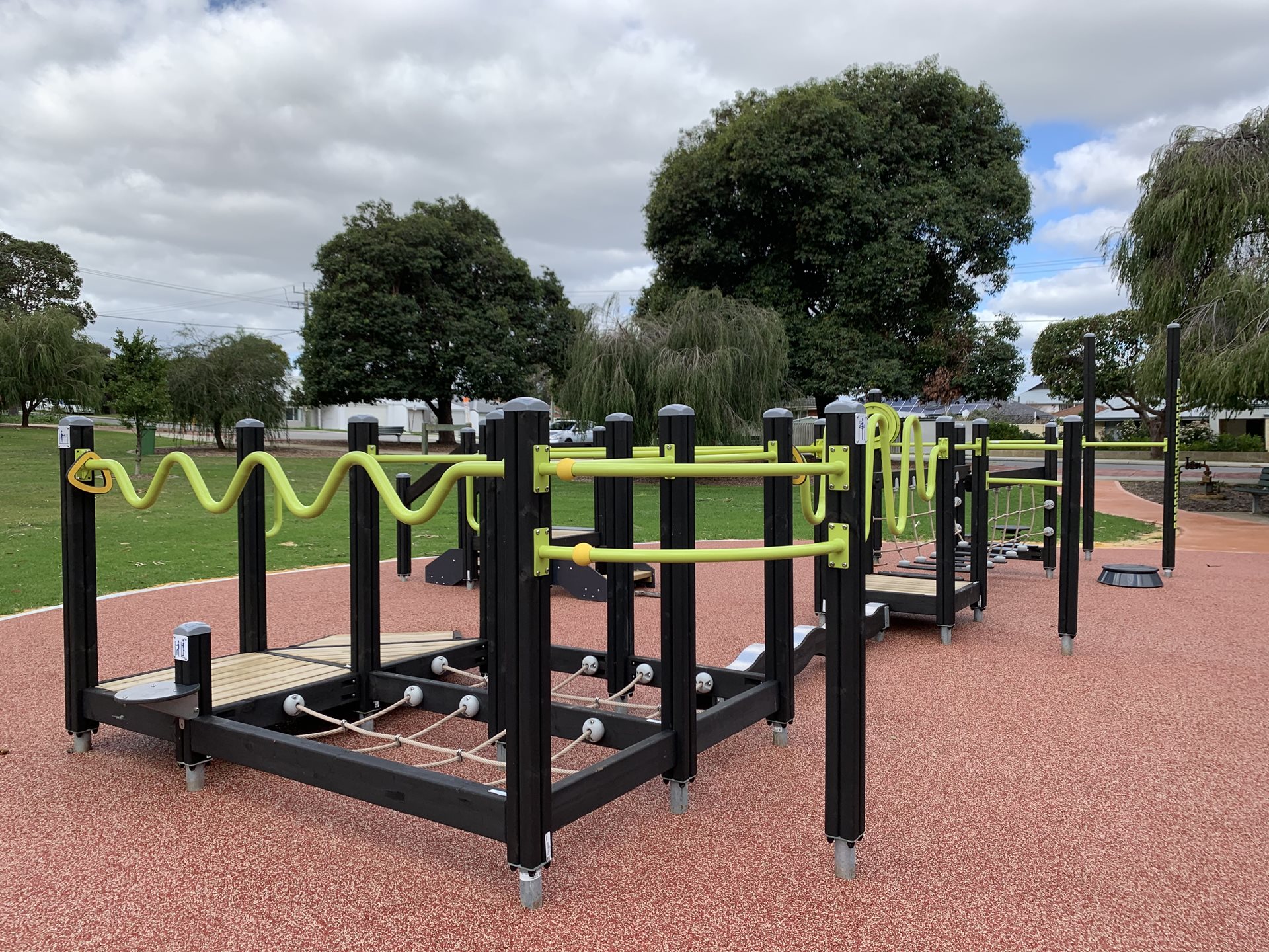 Outdoor exercise equipment