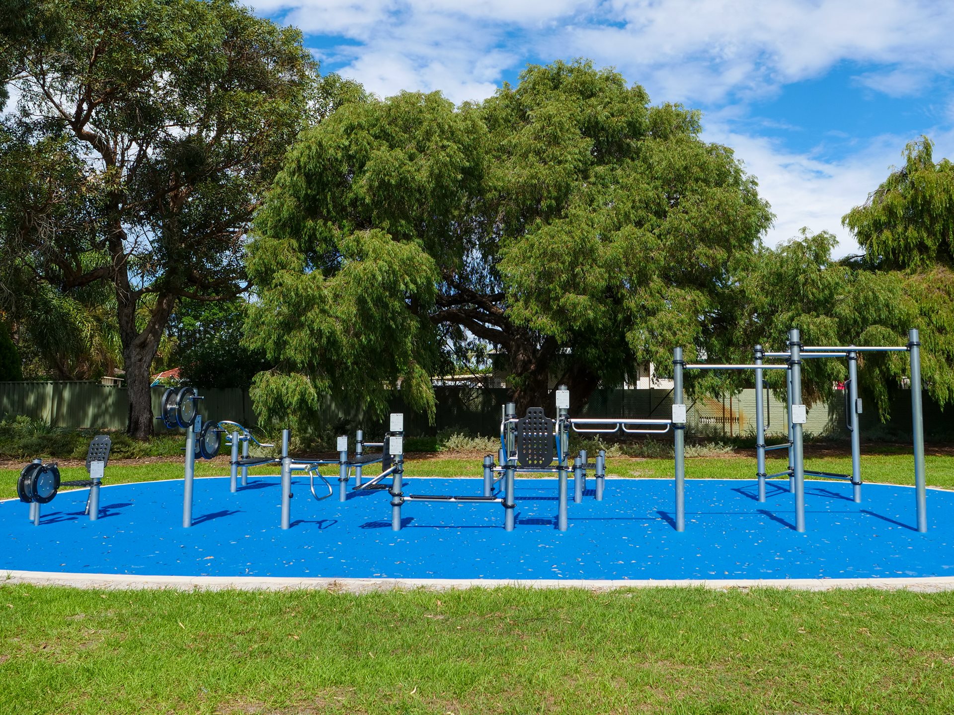 Outdoor exercise equipment