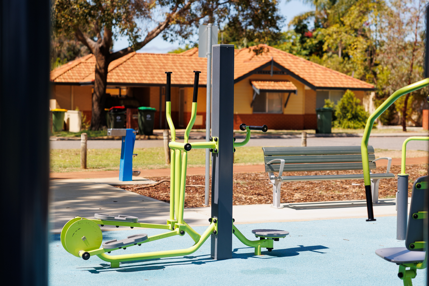Outdoor exercise equipment