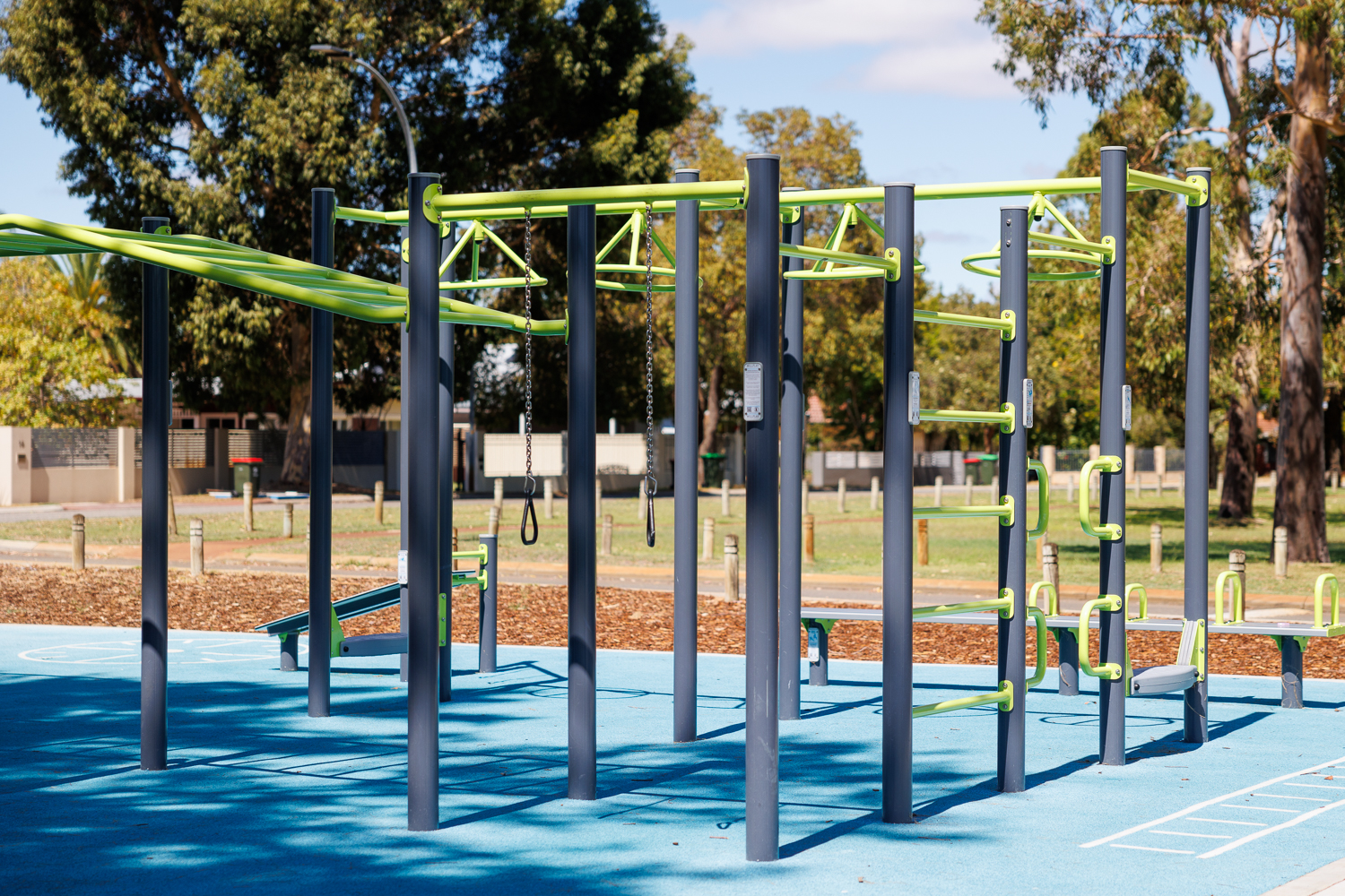 Outdoor exercise equipment