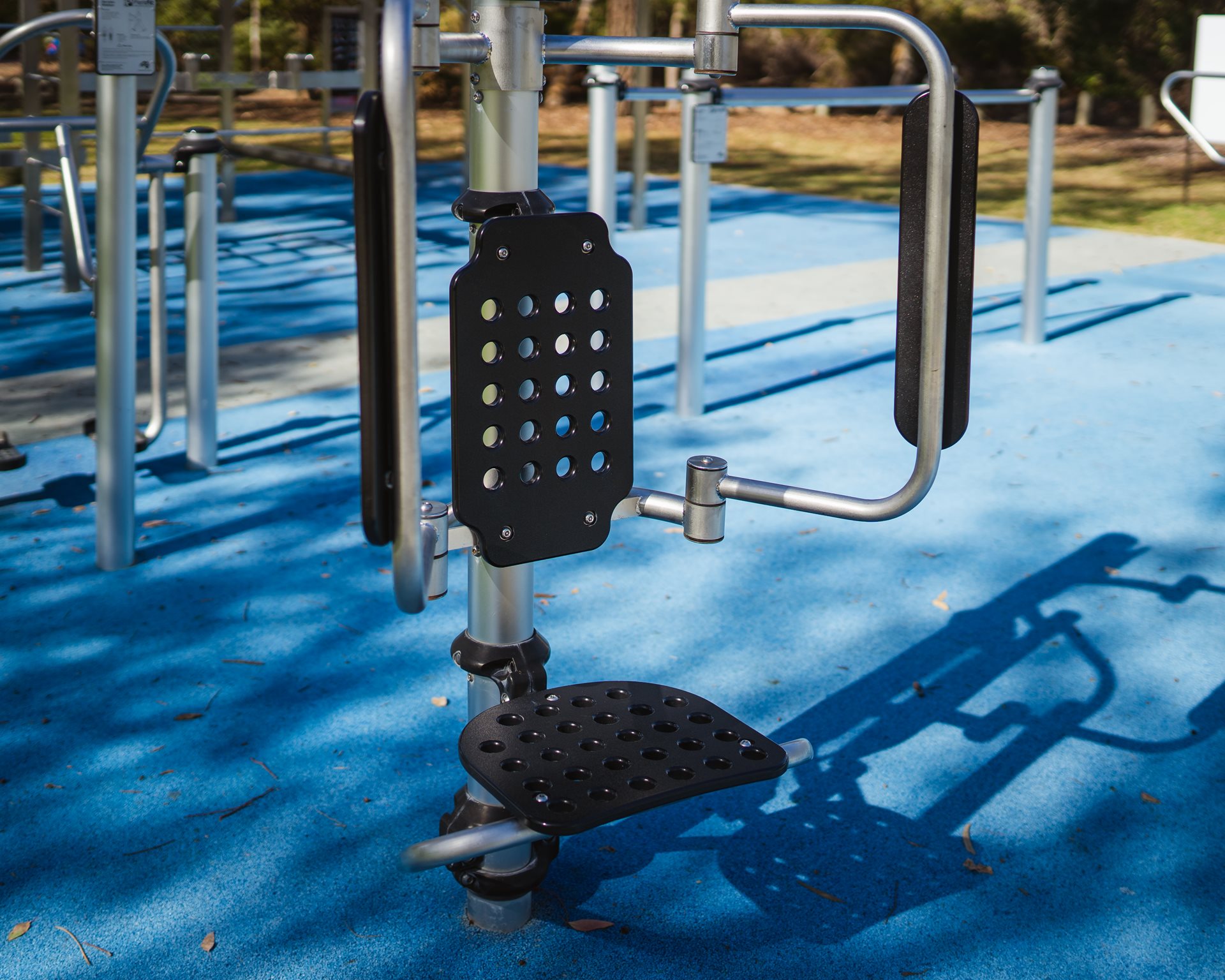 Outdoor exercise equipment