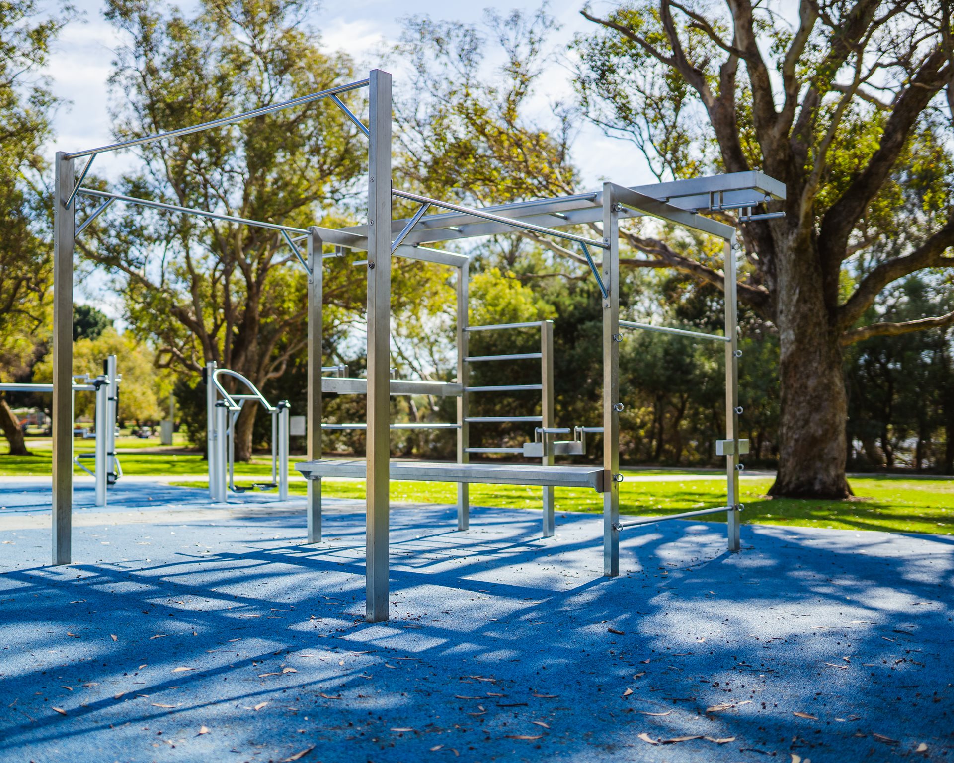 Outdoor exercise equipment